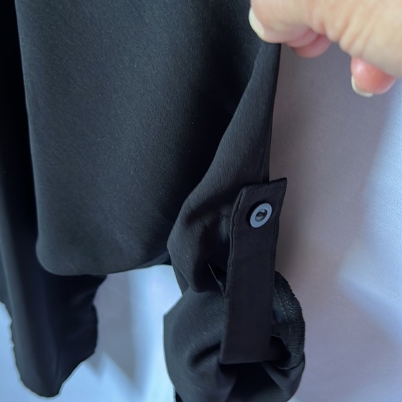 Black V-neck Long Top - Picture 5 of 15